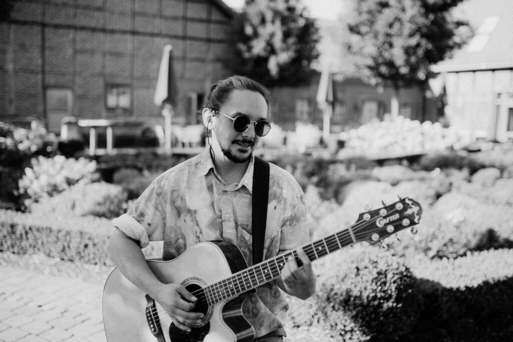 Singer/Songwriter Perula zu Gast beim Hafen City Treff am 18.09.2025