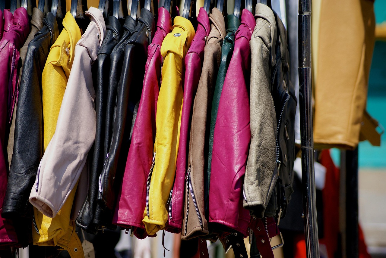er Nachtflohmarkt verwandelt am 10.10. und 11.10. die Gleishalle im Oberhafen zwei Abende lang in ein Paradies für Vintage-Fans, Schatzsucher und Nachteulen.