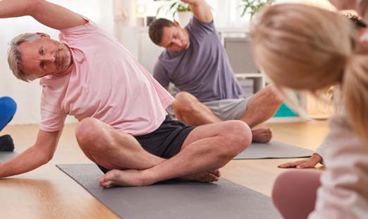 OMY! Soziales Yoga für 60+