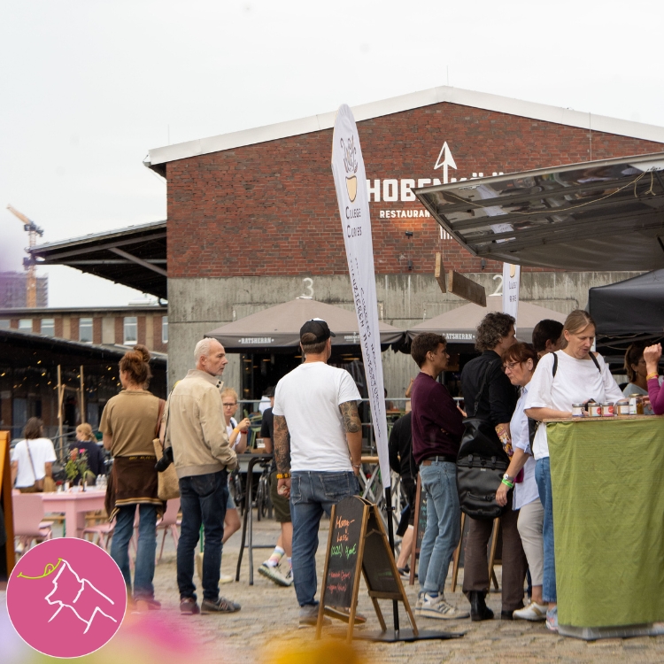 Genussgipfel am 15.03.2026 in der Hobenköök: Marktplatz, Wettbewerb und DJ-Party rund um regionale Lebensmittel in der HafenCity.