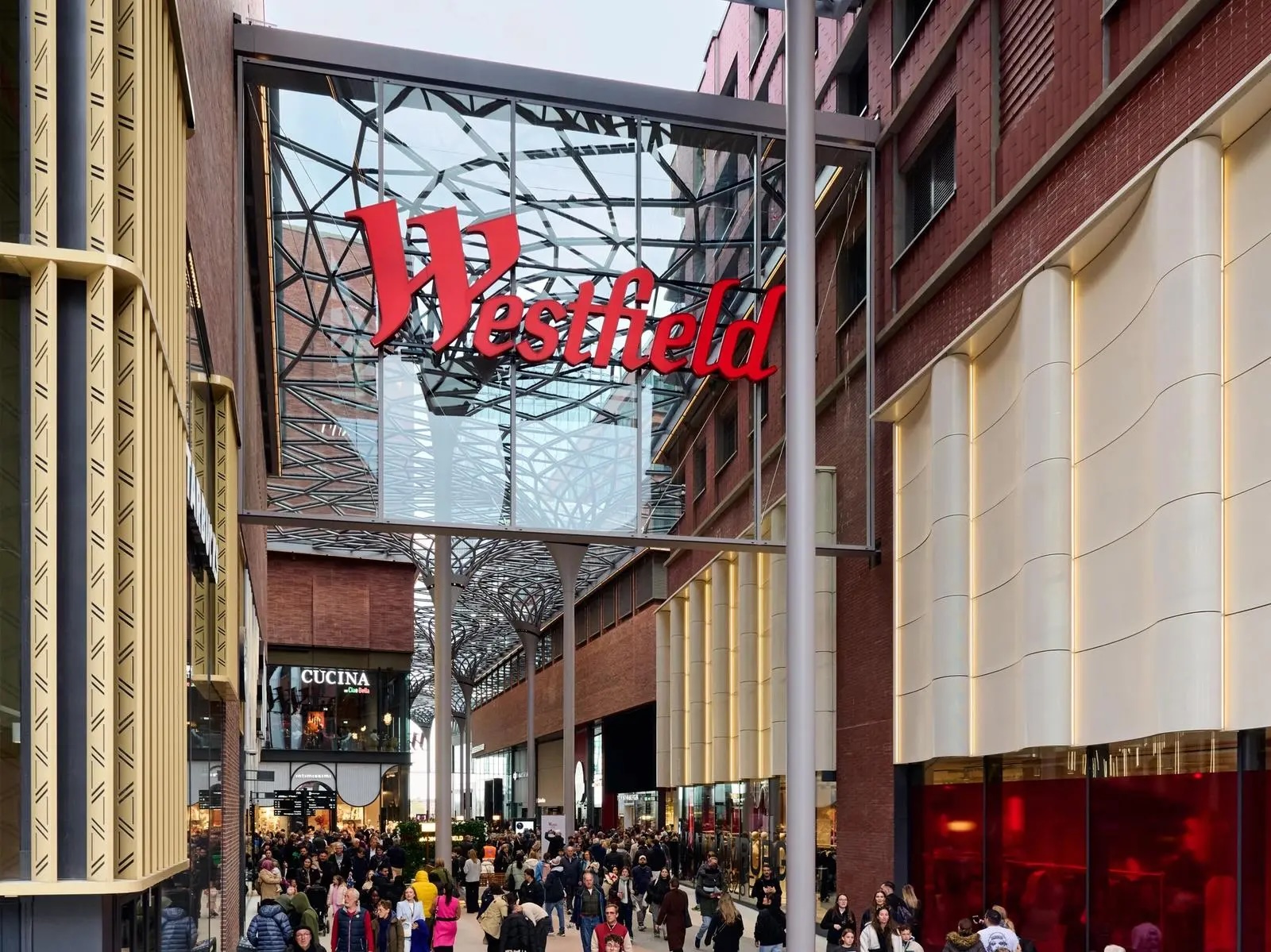 1 Jahr Westfield Überseequartier: Geburtstagsparty mit Showprogramm, Aktionen und freiem Eintritt am 10. April 2026 in der HafenCity.