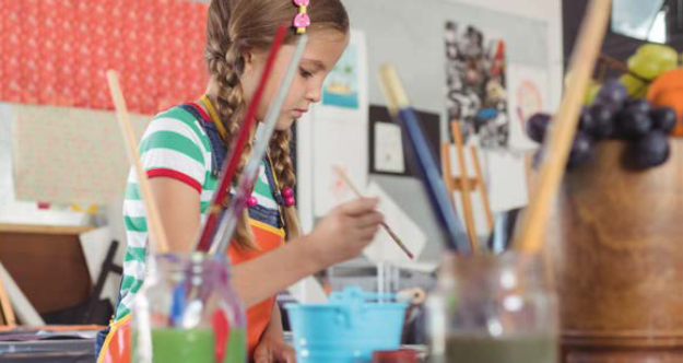 Ein liebevoll gestalteter Herbst-Workshop in der HafenCity, der Kindern Raum gibt, ihre Kreativität ganz frei zu entfalten – ohne Leistungsdruck, dafür mit viel Fantasie und Freude am Ausprobieren.