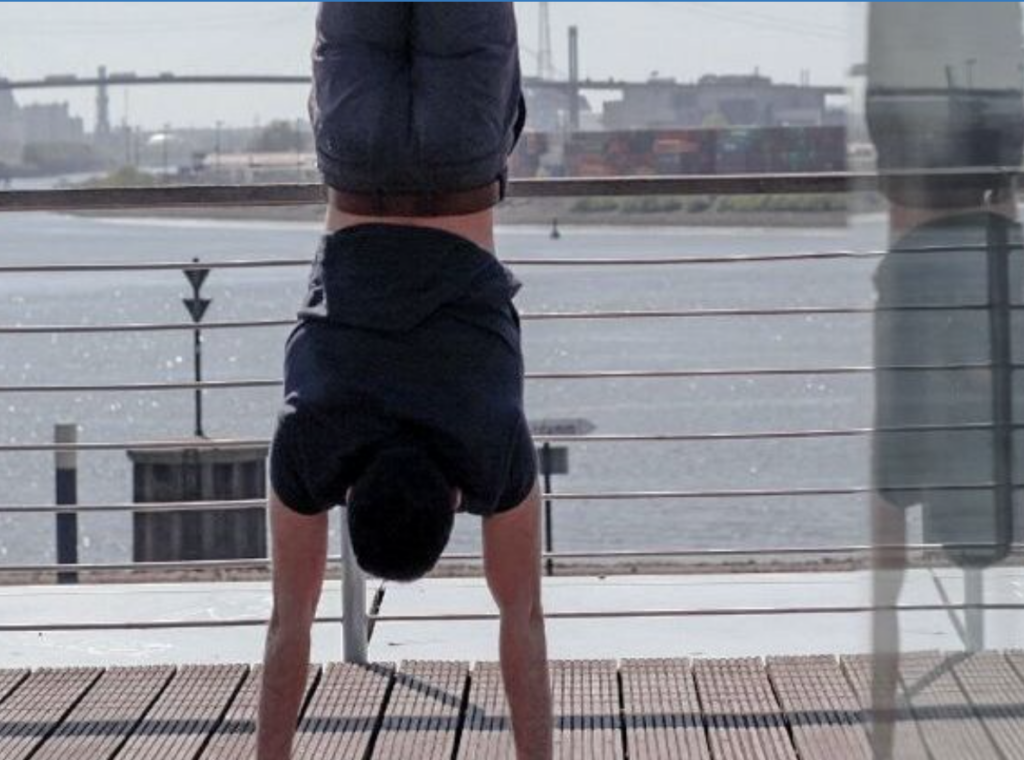 Gemeinsam Sport machen am Kirchenpauerkai. Calisthenics für Beginner noch zweimal diesen Sommer!