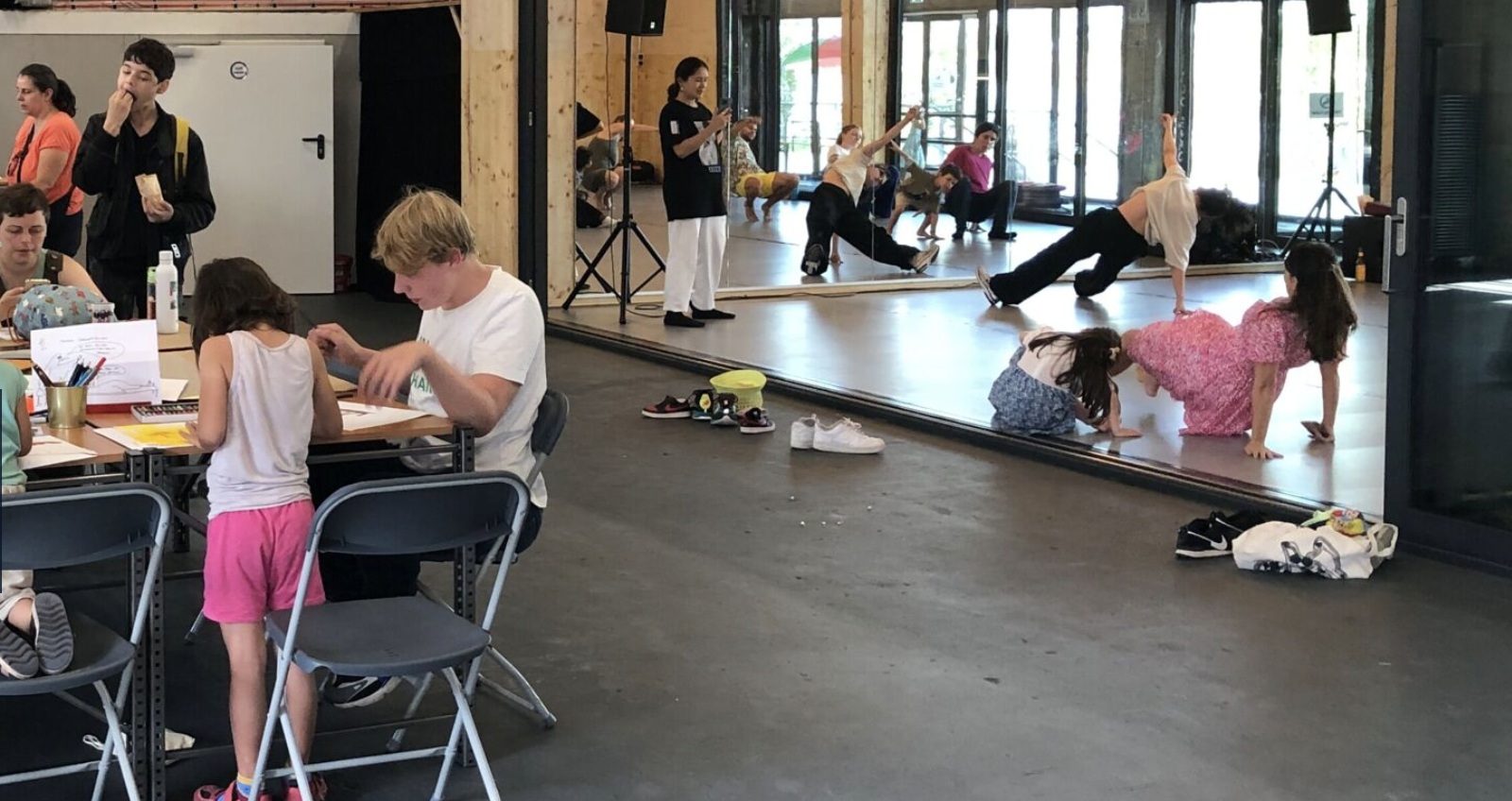Ein kreativer Sonntagnachmittag für die ganze Familie: Beim Luku-Tag können Kinder und Jugendliche Musik, Tanz, Kunst, Zirkus und vieles mehr ausprobieren. Am 23. August 2026 von 12 bis 16 Uhr im Oberhafengarten, Stockmeyerstraße 41, Halle 4i. Der Eintritt ist frei, eine Anmeldung ist nicht erforderlich.